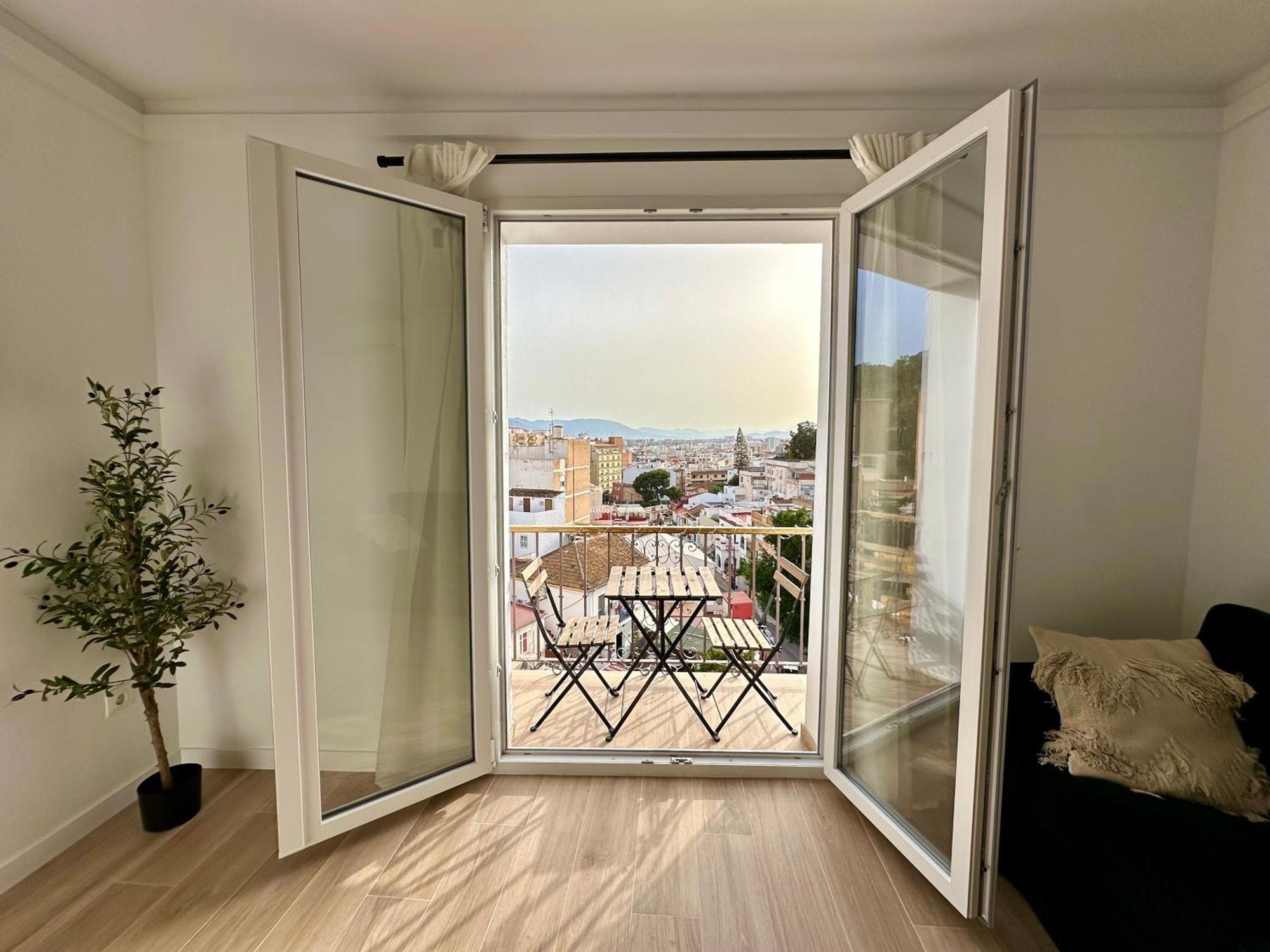 Appartement Atico Con Solarium Y Bbq Cerca Del Centro 6 Pax à Málaga Extérieur photo